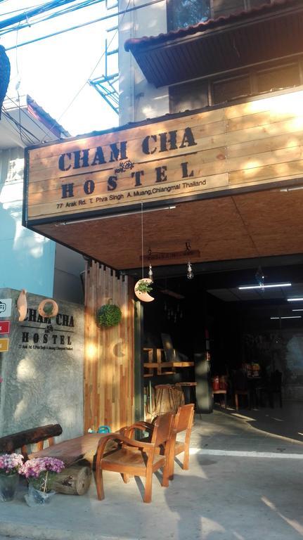Cham Cha Hostel Чіангмай Екстер'єр фото