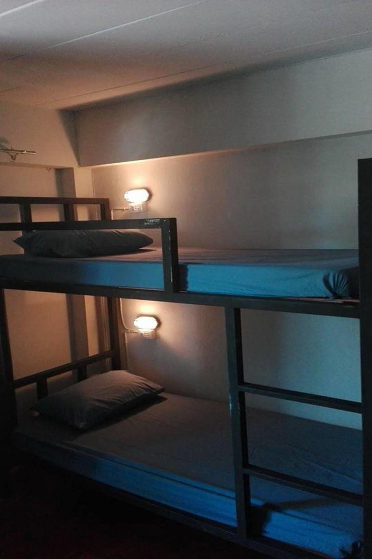 Cham Cha Hostel Чіангмай Екстер'єр фото