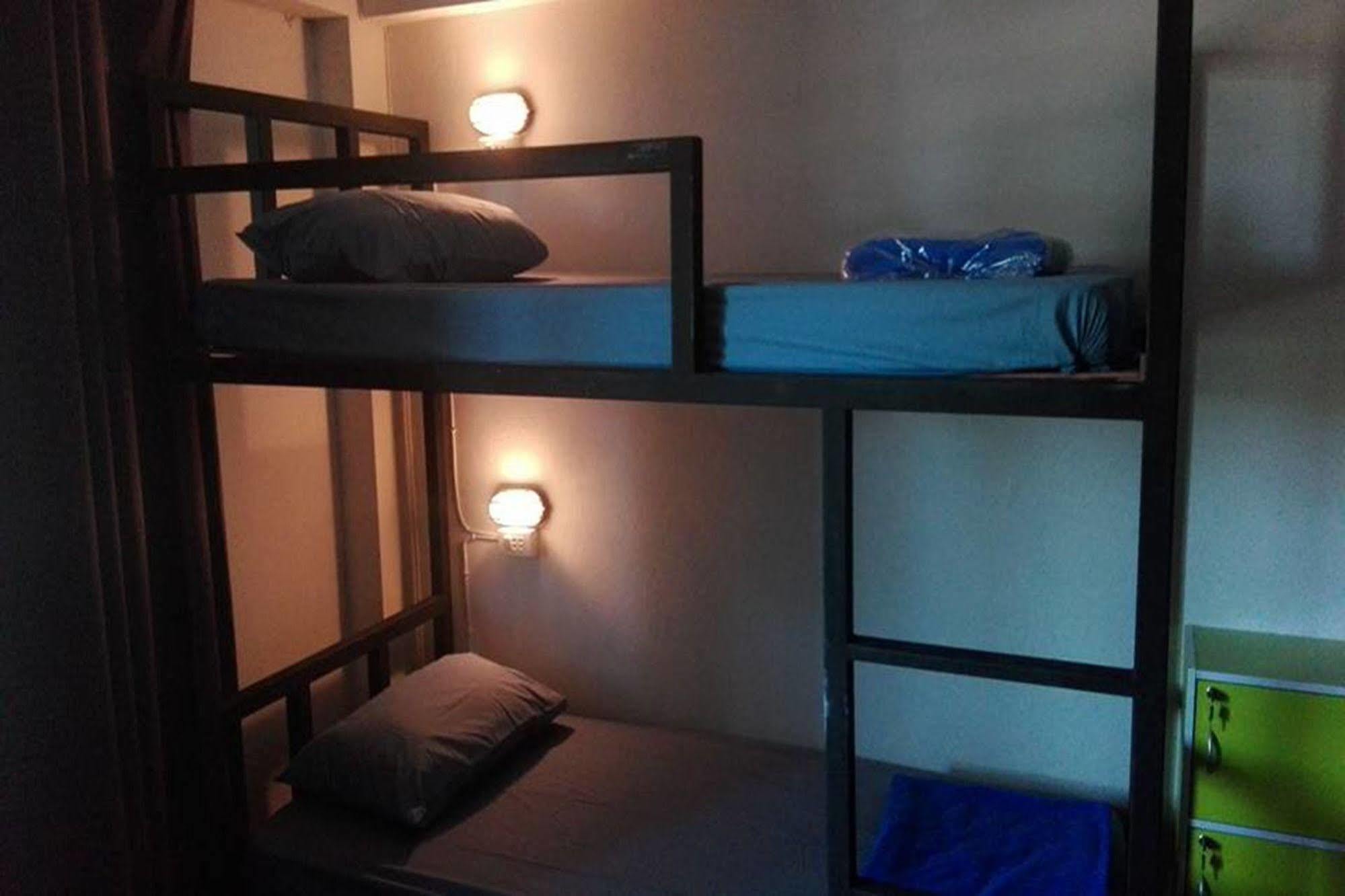 Cham Cha Hostel Чіангмай Екстер'єр фото